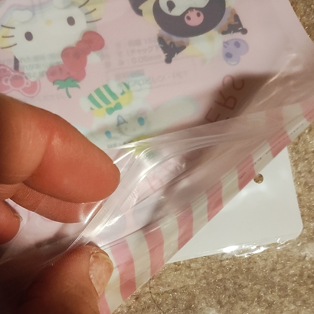 Sanrio Pink Character Bag with Cute Designs - Picture 4 of 4